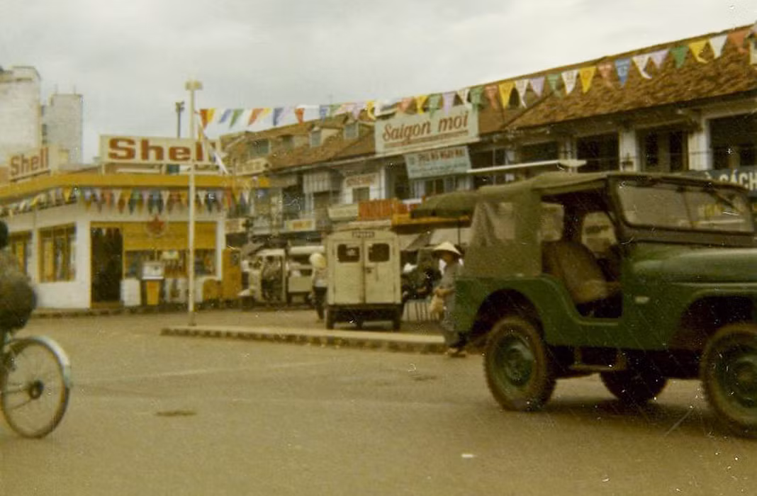 Trạm xăng Shell ở giao lộ Phạm Ngũ Lão - Trần Hưng Đạo.