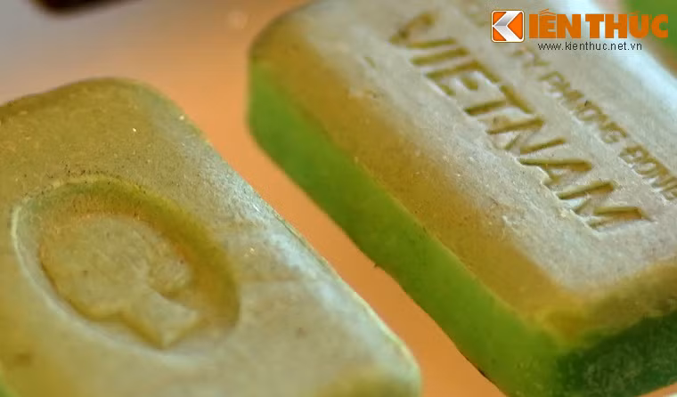 Bên cạnh chất lượng tốt và giá thành rẻ, chiến lược quảng cáo bài bản của công ty Phương Đông là lý do quan trọng khiến nhãn hiệu xà bông của ông Trương Văn Bền lan rộng nhanh chóng ở miền Nam.