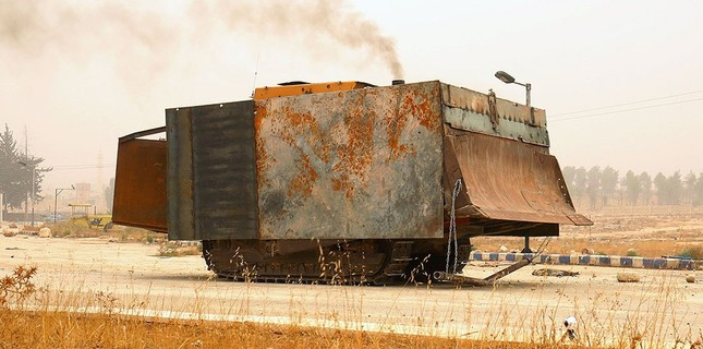 Thậm chí nhiều phiên bản xe tải còn được khủng bố IS độ máy để tăng công suất cho động cơ hoặc giúp nó có thể được bọc giáp dày hơn, mang được nhiều thuốc nổ hơn. Nguồn ảnh: Pinterest.