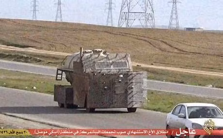 Đây là kiểu thiết kế rất nguy hiểm, nhất là khi tác chiến trong đêm tối. Trong đêm , các lực lượng phòng thủ sẽ chỉ nhận ra chiếc xe bom ở khoảng cách gần và nhiều khả năng sẽ không kịp trở tay. Nguồn ảnh: Pinterest.