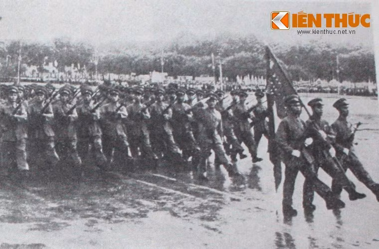 Cuộc diễu binh này cũng được tổ chức tại Quảng Trường Ba Đình - nơi cách đó 10 năm Bác Hồ đã đọc bản Tuyên Ngôn Độc Lập khai sinh ra Việt Nam Dân chủ Cộng hoà.