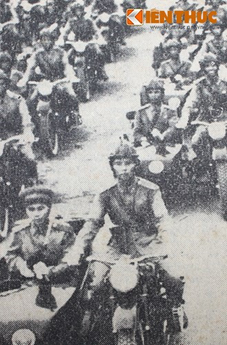 Cuộc diễu binh còn có sự tham gia của lực lượng xe máy bay bánh hay còn gọi là "Si-đờ-ca".