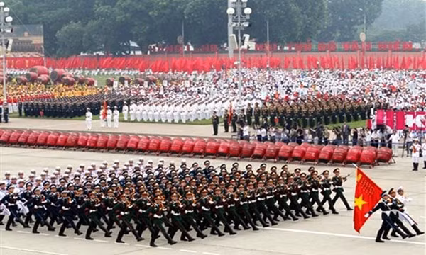 Năm 2015, một cuộc diễu binh quy mô lớn tiếp theo đã được quân đội ta tổ chức mừng 40 năm ngày thống nhất đất nước. Nguồn ảnh: Tuoitre.