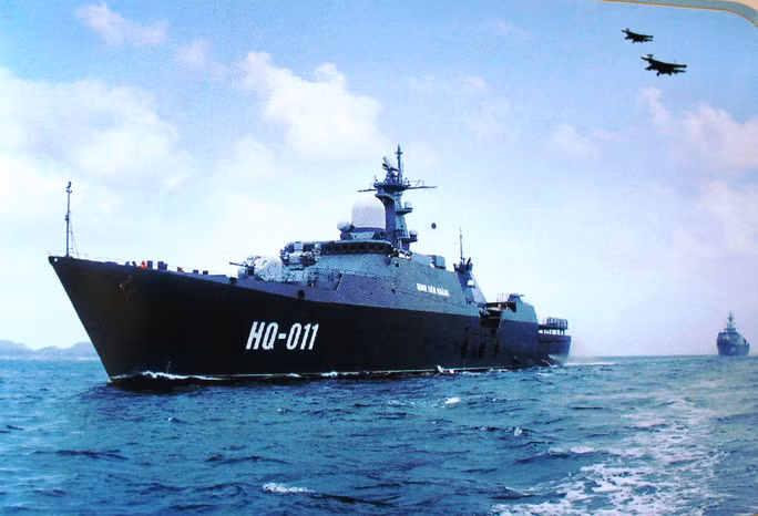 Tàu chiến HQ-011 mang tên Đinh Tiên Hoàng của Hải quân Nhân dân Việt Nam. Nguồn ảnh: NLĐ.