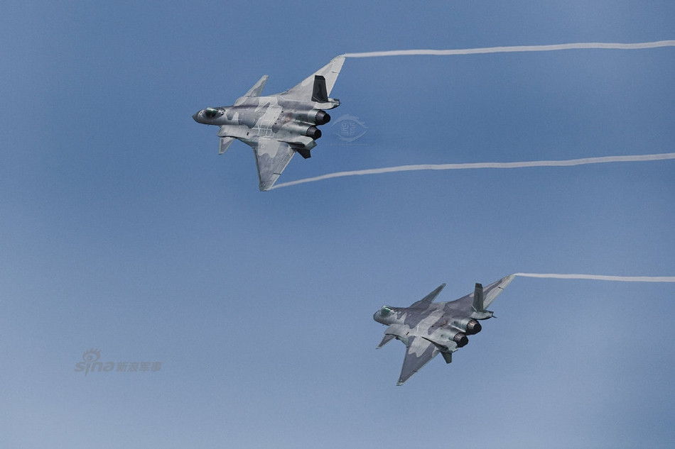 PL-15 sử dụng hệ thống radar quét mảng điện tử chủ động, kiểu radar này sẽ khiến PL-15 rất khó có thể bị áp chế điện tử. Khi phóng, tốc độ tối đa của PL-15 có thể đạt được lên tới Mach 5. Nguồn ảnh: Sina.