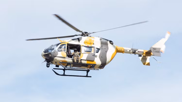 Giá thành vận hành rẻ và hoạt động được trong một vài điều kiện tự nhiên khắc nghiệt đã biến UH-72 thành một trong những loại trực thăng quân sự được người dân Mỹ biết tới nhiều nhất nhưng do dáng vẻ bề ngoài khá cổ điển, nhiều người thậm chí còn nhầm đây với dòng trực thăng UH-1 từng được Mỹ sử dụng trong Chiến tranh Việt Nam. Nguồn ảnh: BI.