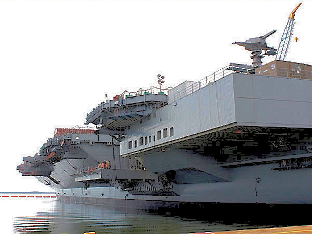 Những nguồn thạo tin cho biết, sẽ tốn rất nhiều công sức và tiền của để chỉnh sửa lại hệ thống AAG trên USS Gerald R. Ford để có thể tương thích với F-35 và nhiều khả năng kể cả khi USS Gerald R. Ford được đưa vào trực chiến, hàng không mẫu hạm này vẫn chưa thể tương thích được với F-35C. Nguồn ảnh: BI.