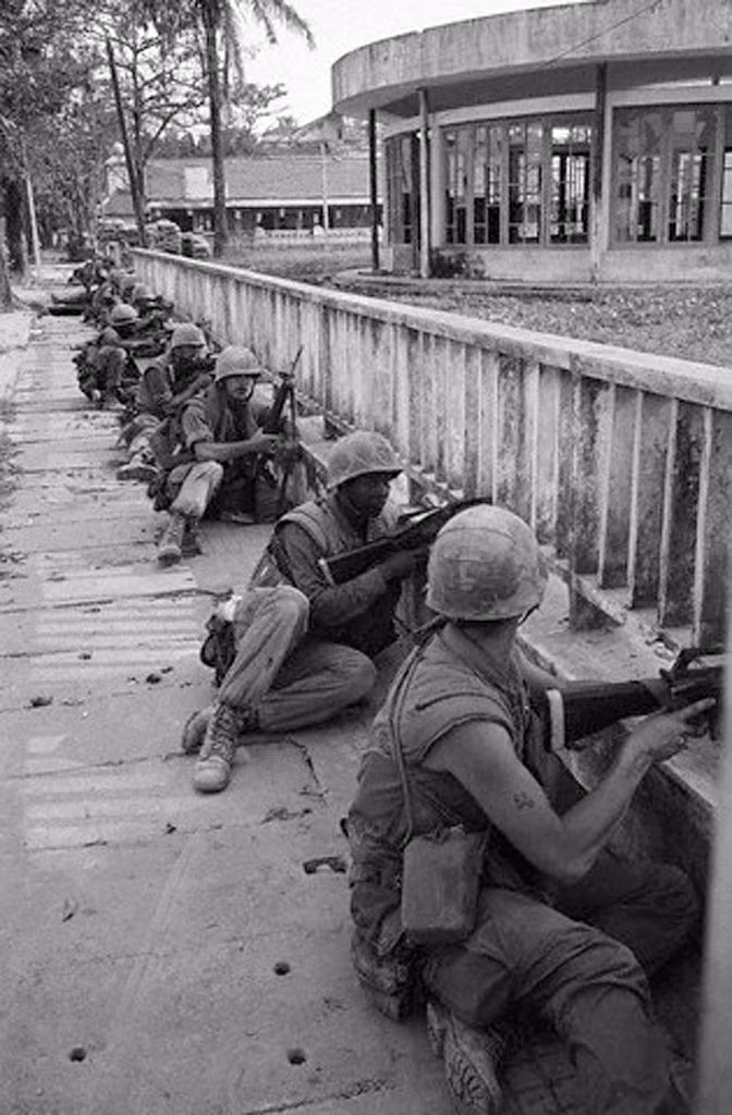 Kèm theo chiến phí khổng lồ và quân số đạt đỉnh điểm, thương vong của Mỹ trong thời kỳ này cũng cao nhất trong toàn bộ thời gian Mỹ tham chiến ở Chiến trường Việt Nam. Nguồn ảnh: TheArchive.