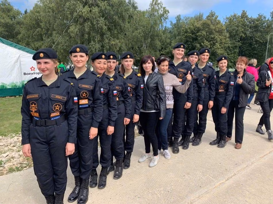 Trong giải thi đấu Tank Biathlon 2019, có một đội thi đấu cực kỳ đặc biệt với kíp lái toàn nữ tới từ Quân đội Nga. Nguồn ảnh: Sina.