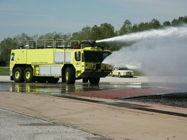 Các sân bay lớn khác khắp cả nước cũng được trang bị dàn xe chữa cháy túc trực cực kỳ hiện đại để sẵn sàng đối phó với mọi tai nạn hiểm nghèo nhất trong tương lai. Nguồn ảnh: Zingnews.
