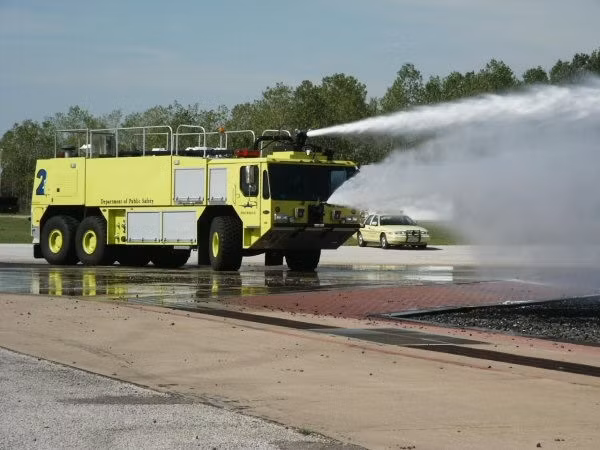 Các sân bay lớn khác khắp cả nước cũng được trang bị dàn xe chữa cháy túc trực cực kỳ hiện đại để sẵn sàng đối phó với mọi tai nạn hiểm nghèo nhất trong tương lai. Nguồn ảnh: Zingnews.