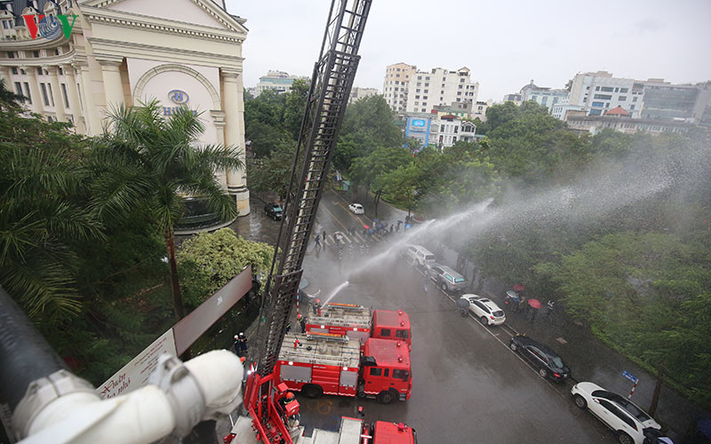 Đây đều là các xe chữa cháy có kích thước lớn và trung bình, dung tích téc nước tối đa 4500 lít hoặc 3000 lít kèm theo đó là một téc chứa bọt 400 lít (hoặc 200 lít với xe cỡ trung). Nguồn ảnh: VOV.