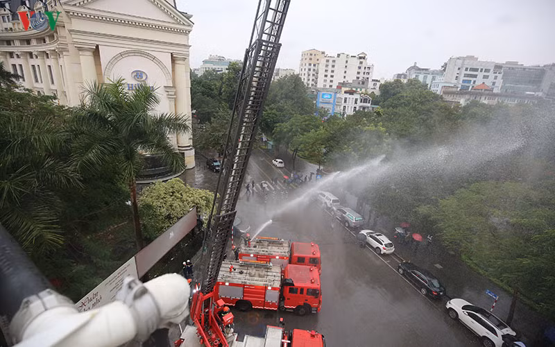 Đây đều là các xe chữa cháy có kích thước lớn và trung bình, dung tích téc nước tối đa 4500 lít hoặc 3000 lít kèm theo đó là một téc chứa bọt 400 lít (hoặc 200 lít với xe cỡ trung). Nguồn ảnh: VOV.