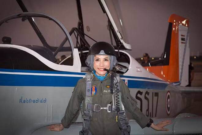 Đây là một trong những lần hiếm hoi thành viên của Hoàng gia Thái Lan được tiết lộ thân phận thật một cách chi tiết trước công chúng. Trước đó, cuộc sống riêng tư của các thành viên Hoàng tộc tại Thái Lan luôn là bí ẩn với giới truyền thông và người dân nước này. Nguồn ảnh: Văn phòng Hoàng gia Thái Lan.