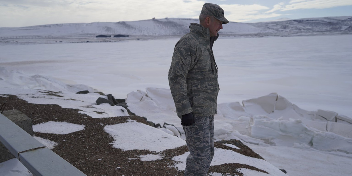 Một trong những căn cứ quân sự Mỹ gần với Cực Bắc của Trái Đất nhất mang tên Thule Air Base. Đây là căn cứ của không quân Mỹ và là nơi Mỹ đặt hệ thống cảnh báo sớm tên lửa đạn đạo ở vùng Bắc Cực. Nguồn ảnh: BI.