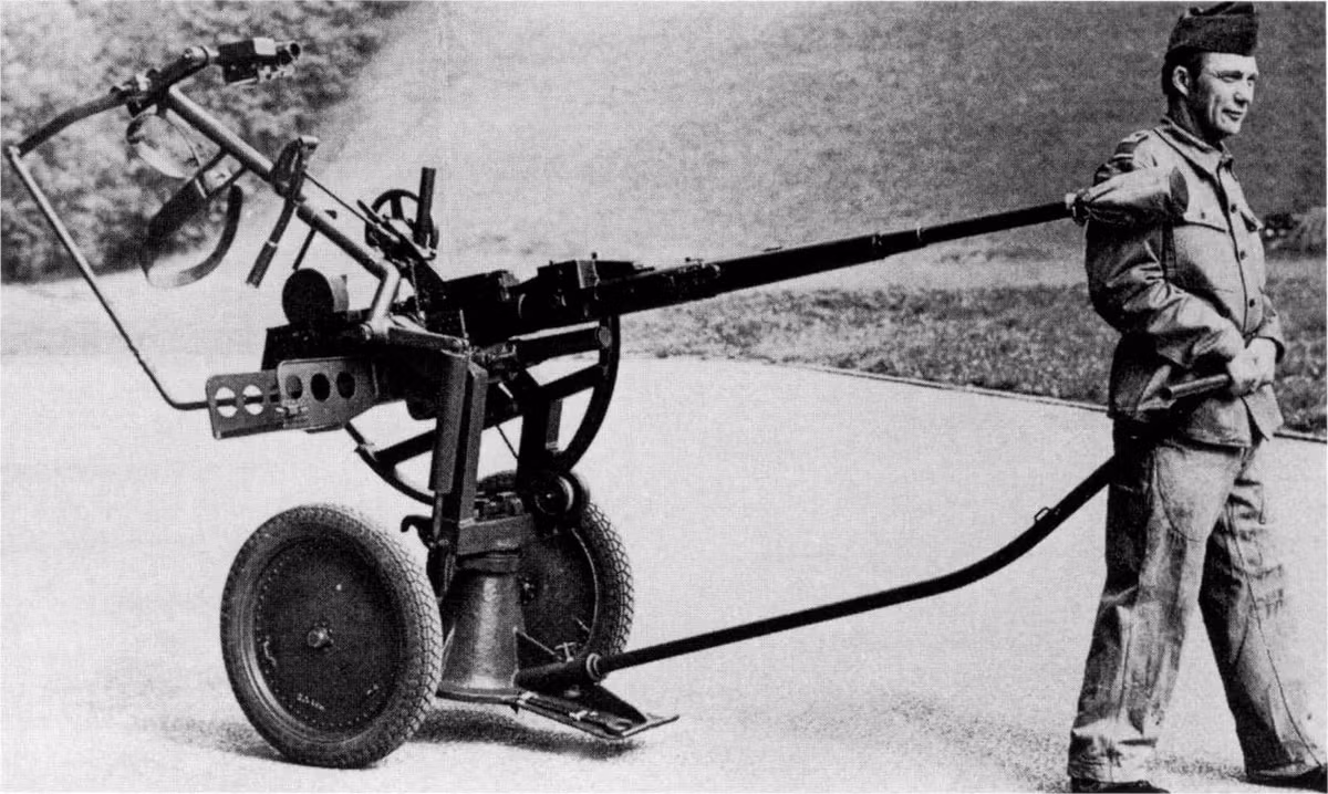 Cho tới tận ngày nay, nhiều phiên bản cải tiến của Oerlikon 20mm vẫn tiếp tục được sản xuất và đây xứng đáng là một trong những loại vũ khí "100 tuổi" được sử dụng rộng rãi nhất trên thế giới. Nguồn ảnh: Thearchive.