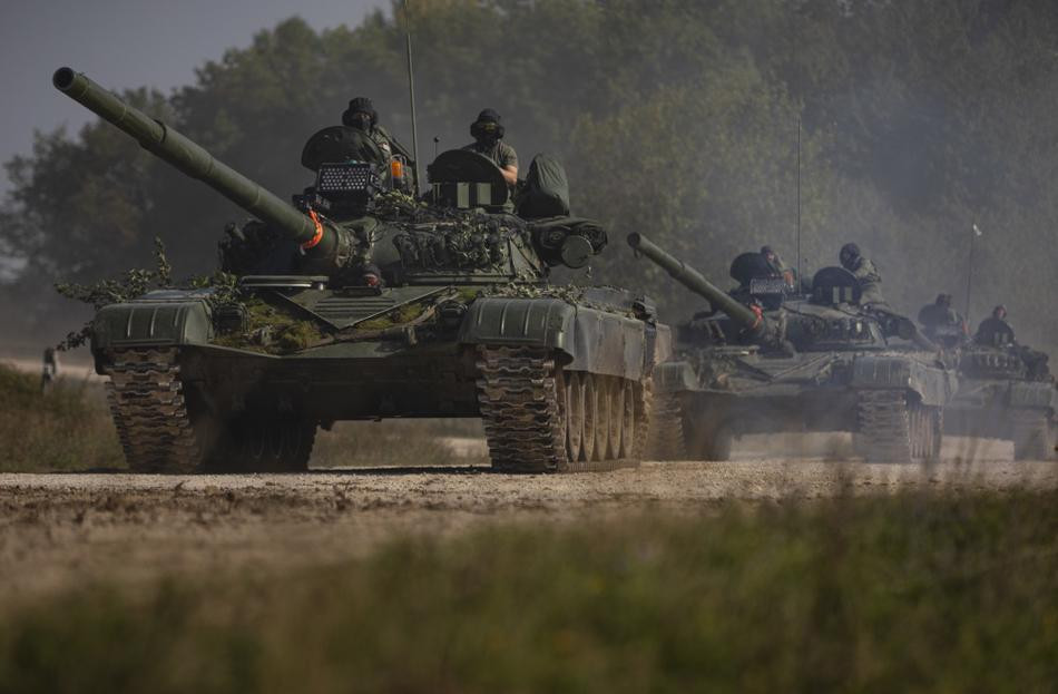 Cuộc tập trận chung Combined Resolve XII vừa diễn ra tại Đức đã có sự tham gia của các xe tăng chủ lực T-72 - loại xe tăng chủ lực mạnh bậc nhất mà đồng minh của Mỹ ở châu Âu hiện đang sở hữu. Nguồn ảnh: Sina.