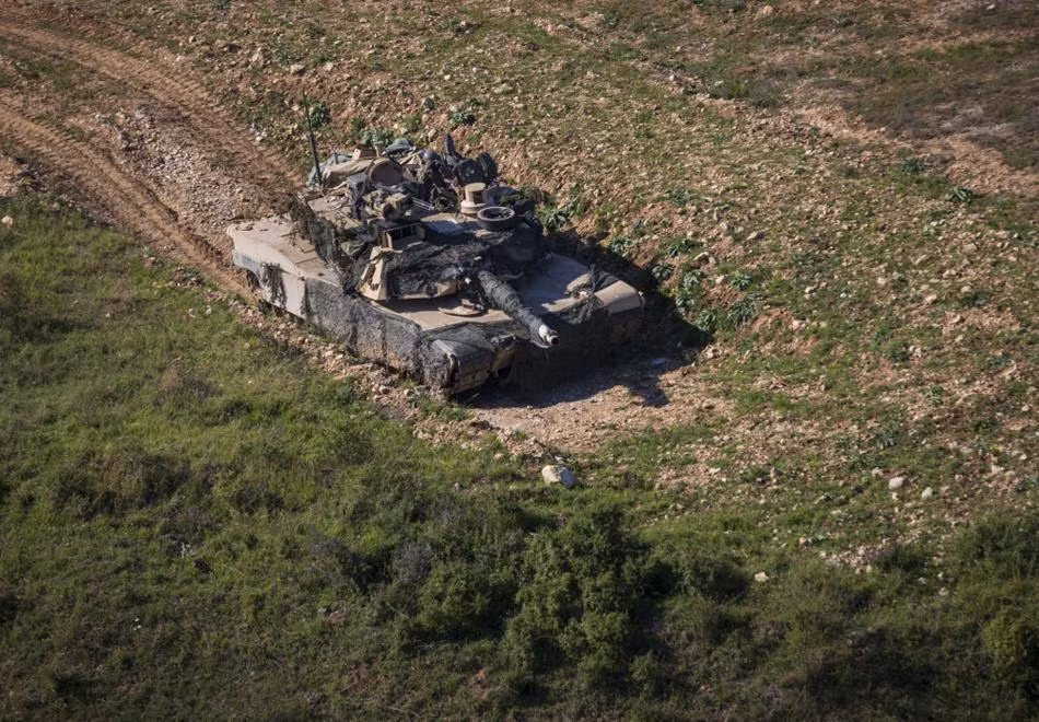 Trong cuộc tập trận này, các xe tăng Abrams của Mỹ đã có cơ hội đối đầu với lực lượng xe tăng T-72 để so sánh khả năng tác chiến trên chiến trường. Nguồn ảnh: Sina.