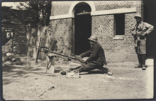 Tới cuối chiến tranh Thế giới thứ nhất, thứ vũ khín này dần dần trở nên lỗi thời, không còn được sử dụng rộng rãi và sau đó là biến mất hoàn toàn. Nguồn ảnh: Artical.