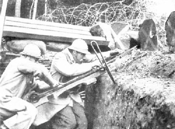 Về cơ bản người lính có thể sử dụng lựu đạn cầm tay hoặc thuốc nổ để bắn sang chiến hào của đối phương. Tuy nhiên nhiều loại nỏ cũng yêu cầu đạn được thiết kế riêng giúp tăng tối đa tầm bắn. Nguồn ảnh: Artical.