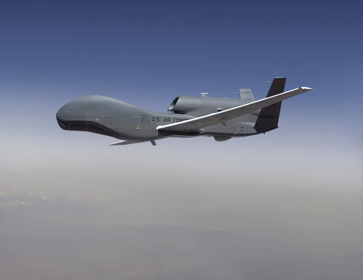 Hiện tại chỉ có Quân đội Mỹ và NASA sở hữu loại máy bay không người lái này. Nhật Bản và Hàn Quốc cũng đã đặt hàng máy bay không người lái RQ-4 từ Mỹ cách đây nhiều năm, tuy nhiên theo dự kiến thì phải tới cuối năm nay Hàn Quốc mới nhận được chiếc RQ-4 đầu tiên trong khi đó Nhật Bản phải chờ tới tận năm 2022. Nguồn ảnh: USAF.