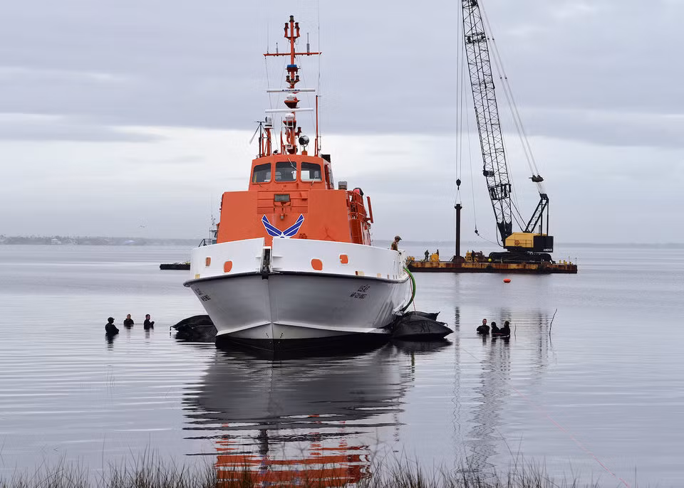 Thậm chí còn có hai chiếc tàu kéo Rising Star được Không quân Mỹ cải biên thành tàu không người lái điều khiển từ xa để thực hiện các nhiệm vụ đặc biệt. Nguồn ảnh: BI.