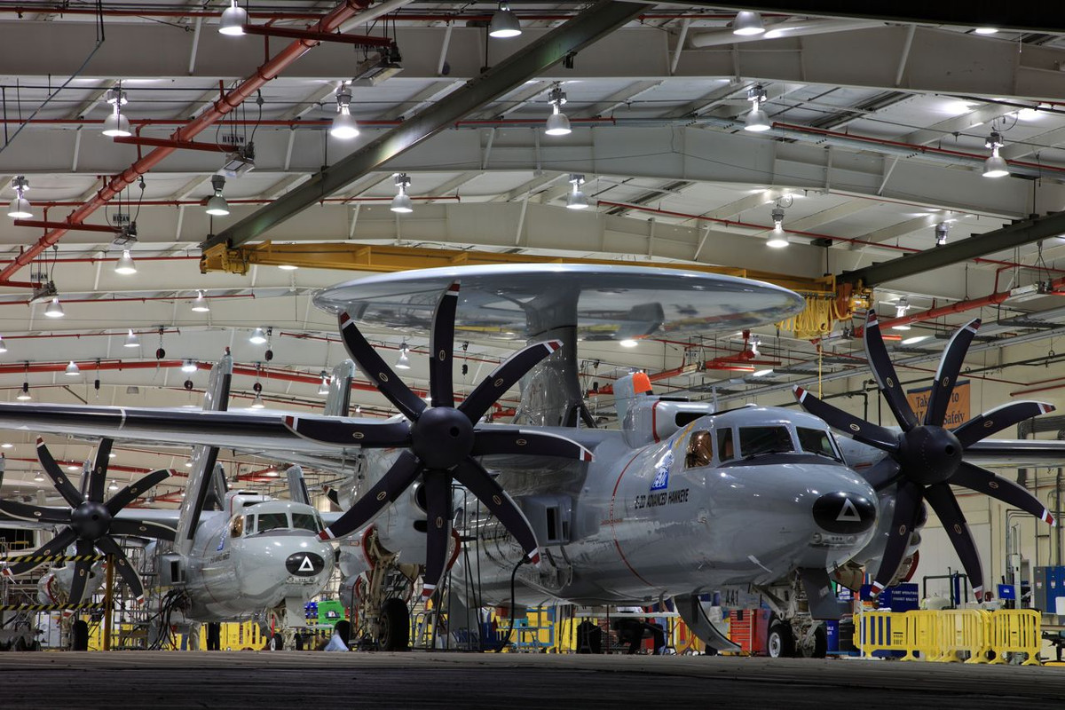 Tuy nhiên, phía Không quân Hải quân Mỹ cho biết sau khi đánh giá sơ bộ thiệt hại của vụ việc, lực lượng này khẳng định những máy bay liên quan tới vụ tai nạn sẽ vẫn tiếp tục được sử dụng sau khi sửa chữa và không một chiếc nào bị phá huỷ hoàn toàn. Nguồn ảnh: USnavy.