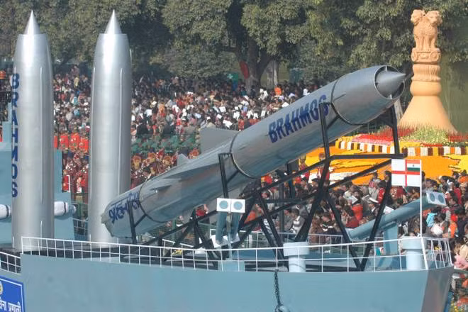 Nga - quốc gia cùng tham gia vào việc phát triển tên lửa BrahMos của Ấn Độ cho biết nước này hoàn toàn không phản đối việc Ấn Độ xuất khẩu tên lửa BrahMos tới "các quốc gia thân thiện" trong tương lai. Nguồn ảnh: Newdelhipost.