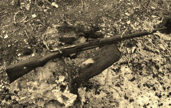 Thậm chí, có thể thấy Gewehr 98 cũng được thêm vào biên chế của Quân đội Đế Chế Ottoman và Quân đội Nhà nước Tây Ban Nha thời Franco (chế độ Franco). Nguồn ảnh: Pinterest.