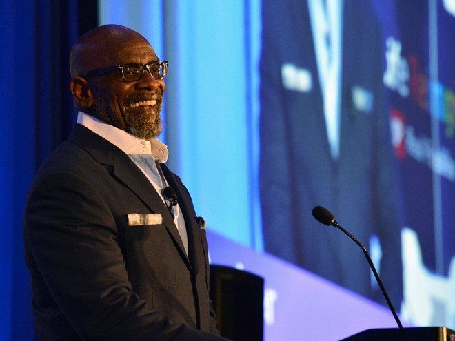 Chris Gardner, người truyền cảm hứng cho bộ phim The Pursuit of Happyness, từng sống vô gia cư với cậu con trai nhỏ. Vào thời điểm đó, ông cố gắng theo đuổi sự nghiệp tài chính mặc dù không có bất kỳ kinh nghiệm nào về lĩnh vực này. Vợ ông bỏ đi. Sau khi được nhận vào một công ty lớn ở Phố Wall, ông đã thành công và giờ là triệu phú. Ảnh: Getty Images.