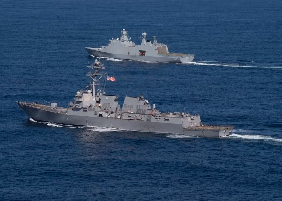 Sau khi bị giải thể, phần lớn số lượng máy bay trong hạm đội này bị cho vào kho dự trữ cùng với một vài tàu chiến loại cũ. Khi được tái lập, ngay lập tức số lượng vũ khí dự trữ này được mang ra sử dụng, cung cấp sức mạnh "y nguyên" cho hạm đội này. Nguồn ảnh: BI.