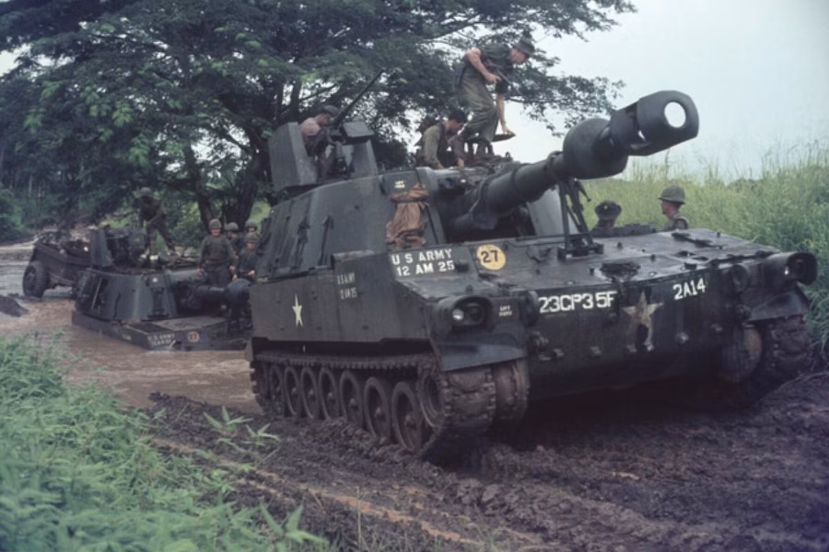 Ra đời vào năm 1963, khẩu pháo tự hành M109 đã được quân đội Mỹ sử dụng để thay thế cho khẩu M44 - khẩu pháo tự hành được quân đội nước này sử dụng từ Chiến tranh Thế giới thứ hai. Nguồn ảnh: Flickr.