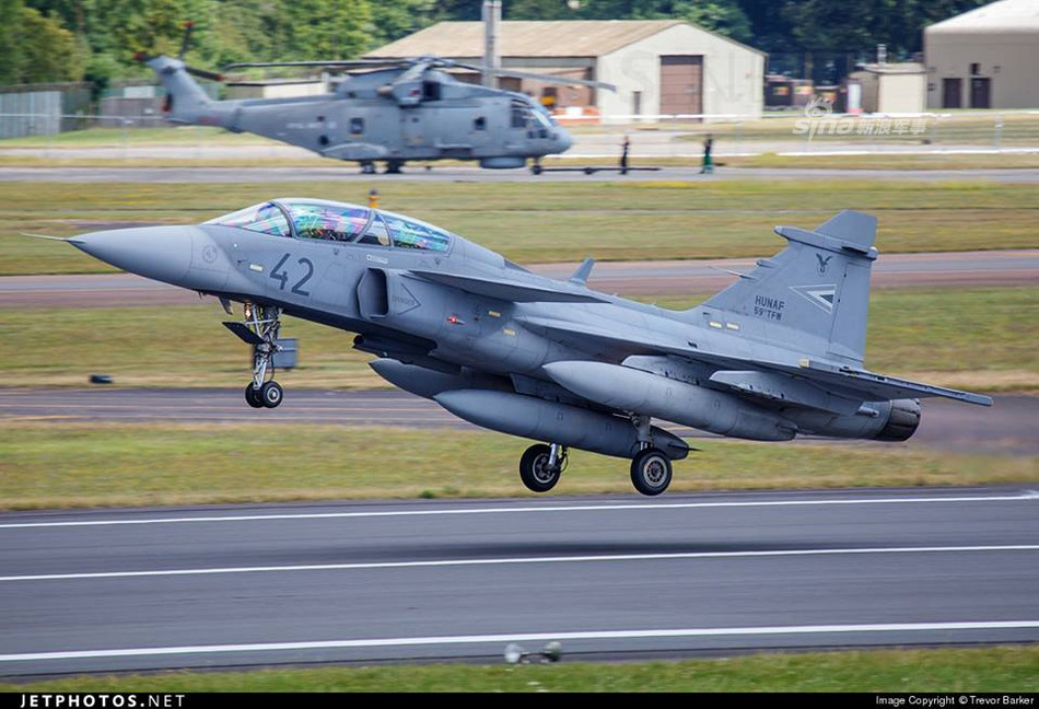 Trong khi phiên bản C và D của loại chiến đấu cơ này thường được biết đến như là hai phiên bản phổ biến nhất của dòng tiêm kích này thì phiên bản E lại được coi là phiên bản mới nhất, vừa chỉ được ra mắt hồi năm 2016. Nguồn ảnh: Sina.