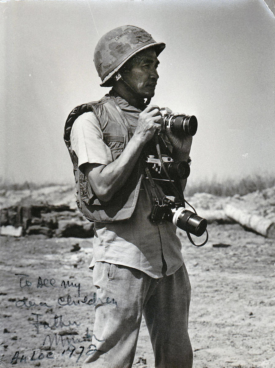 Chưa kể đến việc, áo giáp chống đạn Flak rất nặng, phiên bản đầy đủ của loại áo giáp này có trọng lượng lên tưới 9,9 kg - khiến cho người lính cực kỳ khó xoay sở trên chiến trường. Nguồn ảnh: Archives.