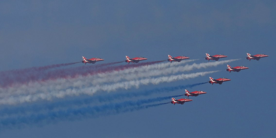 Các máy bay T1 Hawk của Không quân Hoàng gia Anh trong lực lượng bay trình diễn của quốc gia này vừa có màn trình diễn cực kỳ thuyết phục và mãn nhãn trên bầu trời New York. Nguồn ảnh: BI.