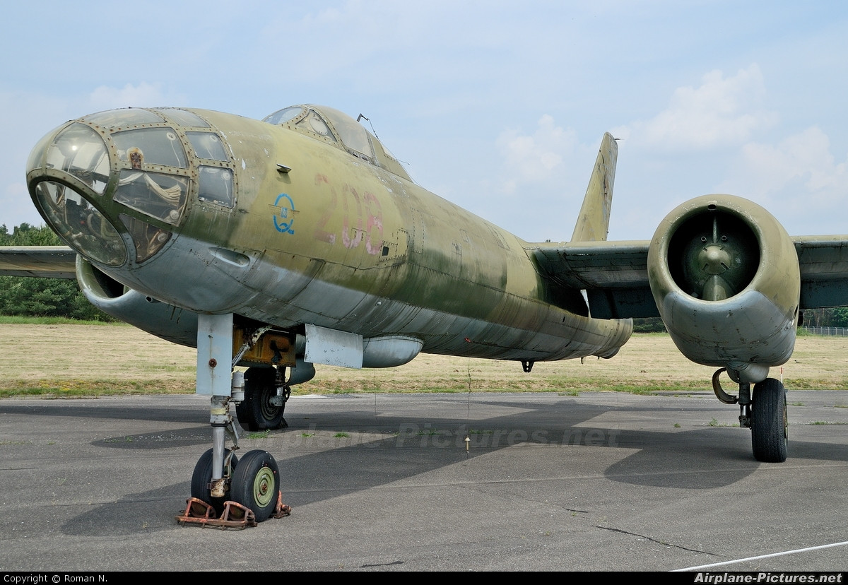 Tính tới thời điểm hiện tại, nhiều nguồn tin khẳng định rằng Triều Tiên là quốc gia duy nhất trên thế giới còn sử dụng loại máy bay ném bom này trong biên chế của mình. Nguồn ảnh: Airplane.