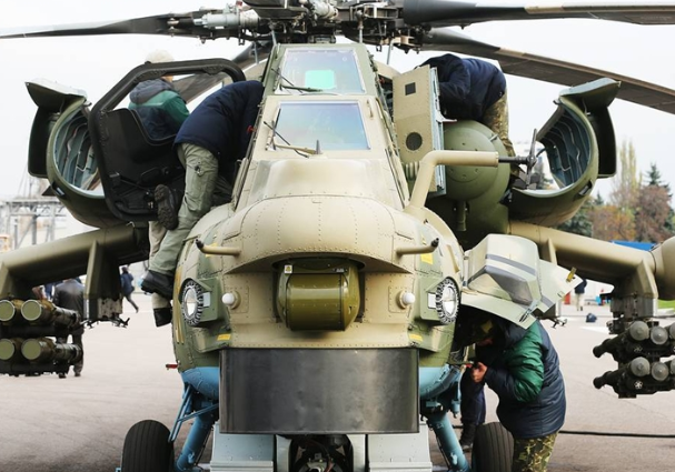 Máy bay trực thăng tấn công Mil Mi-28NM mới nhất của Nga đã được tích hợp thêm khả năng tấn công hai mục tiêu trên không và mặt đất cùng lúc bằng tên lửa, đây là tính năng các dòng trực thăng tấn công trên thế giới đều không thể làm được, kể cả Apache. Cách tấn công này mới xuất hiện trên tiêm kích F-35 khi Mỹ thử nghiệm đồng thời phóng tên lửa đối không và thả bom.