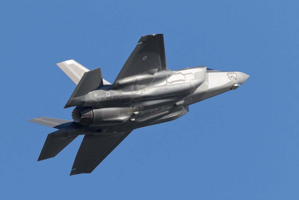 Cụ thể, tên lửa SOM có thể phóng được từ các cơ cấu phóng trên không khác như chiến đấu cơ F-16 hoặc chiến đấu cơ F-4 cổ lỗ sĩ. Nguồn ảnh: Pinterest.