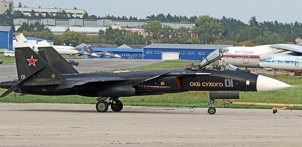 Sự xuất hiện của Su-47 trong MAKS 2019 vào hôm 26/8 vừa rồi khiến nhiều người tỏ ra sửng sốt và đã có không ít người tin rằng Nga đang tiến hành nghiên cứu và phát triển một chiếc máy bay tương tự như Su-47 trong tương lai. Nguồn ảnh: BI.