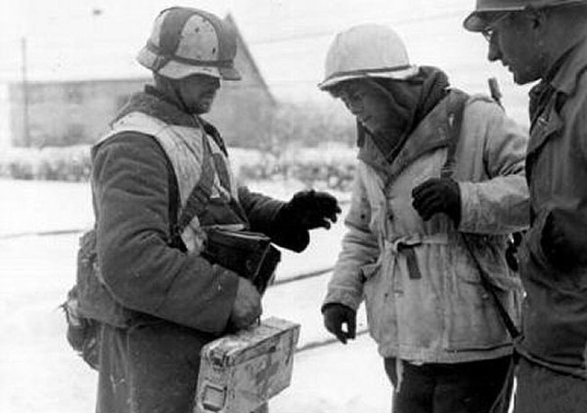 Tuy nhiên nhiều lực lượng quân y Đức đóng quân tại các thành phố bị quân đội nước này kiểm soát cũng gây nên không ít tội ác chiến tranh trong thời gian diễn ra cuộc chiến, trong đó bao gồm cả các tội ác như thí nghiệm lên cơ thể người. Nguồn ảnh: Thearchive.