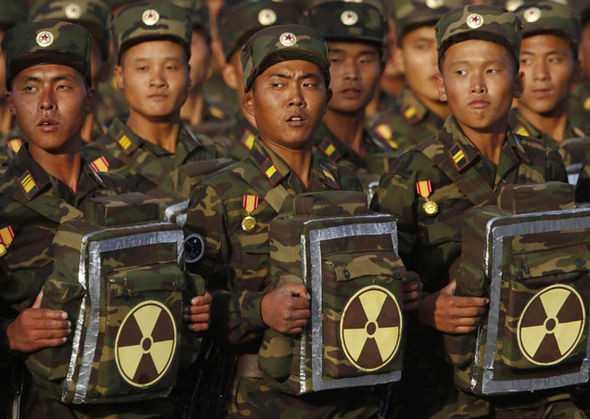 Mặc dù không được Triều Tiên giới thiệu chính thức, tuy nhiên lực lượng này được nhiều người tin rằng có nhiệm vụ đánh bom liều chết - và điểm khác biệt ở đây đó là họ mang theo bom hạt nhân. Nguồn ảnh: Chosun.