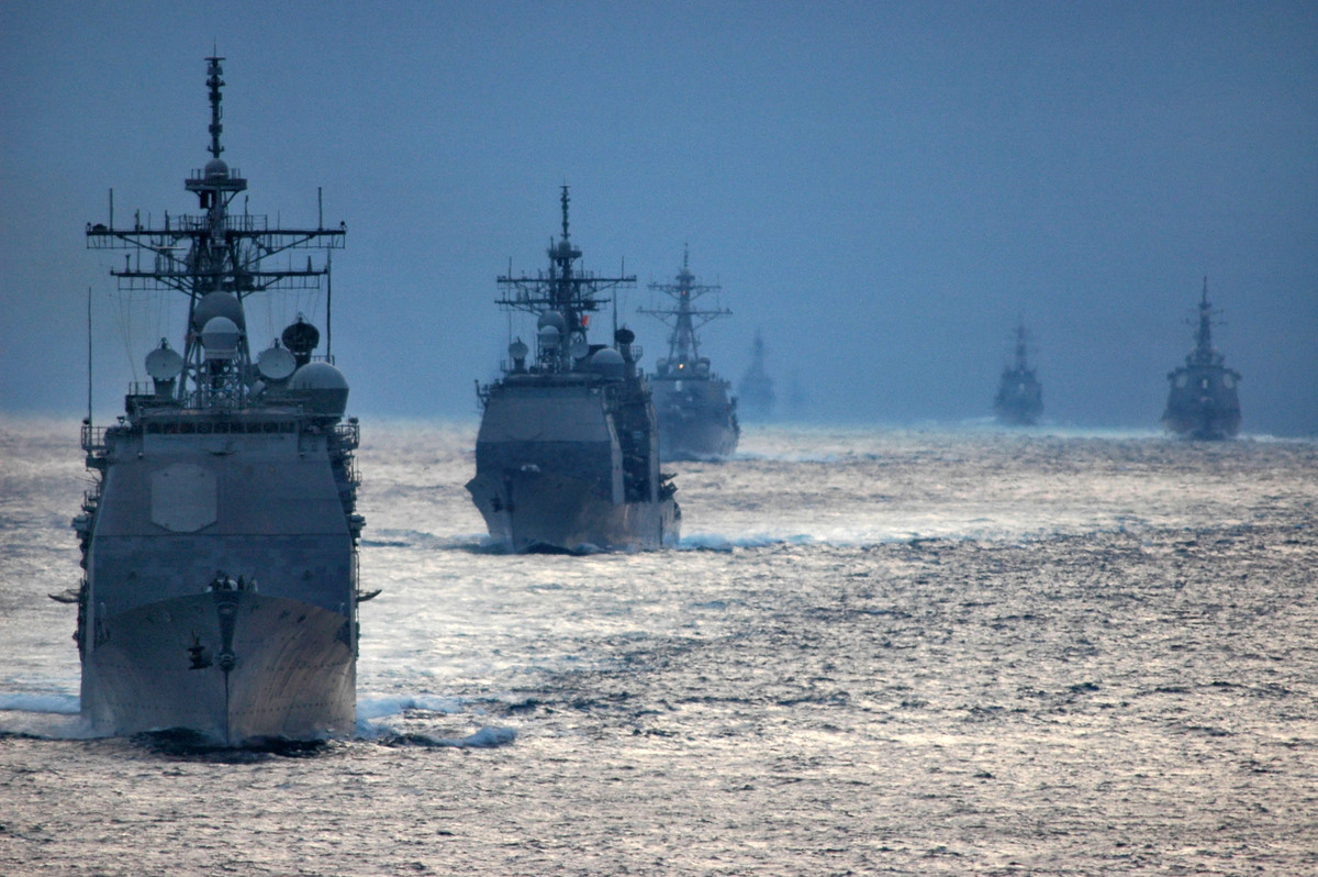 Trong hải quân Mỹ từng có tới 60 biên đội khu trục hạm hoạt động. Tuy nhiên trong thời điểm hiện tại, để giảm bớt chi phí hoạt động, toàn bộ hải quân Mỹ chỉ còn 28 biên đội khu trục hạm. Nguồn ảnh: USnaval.