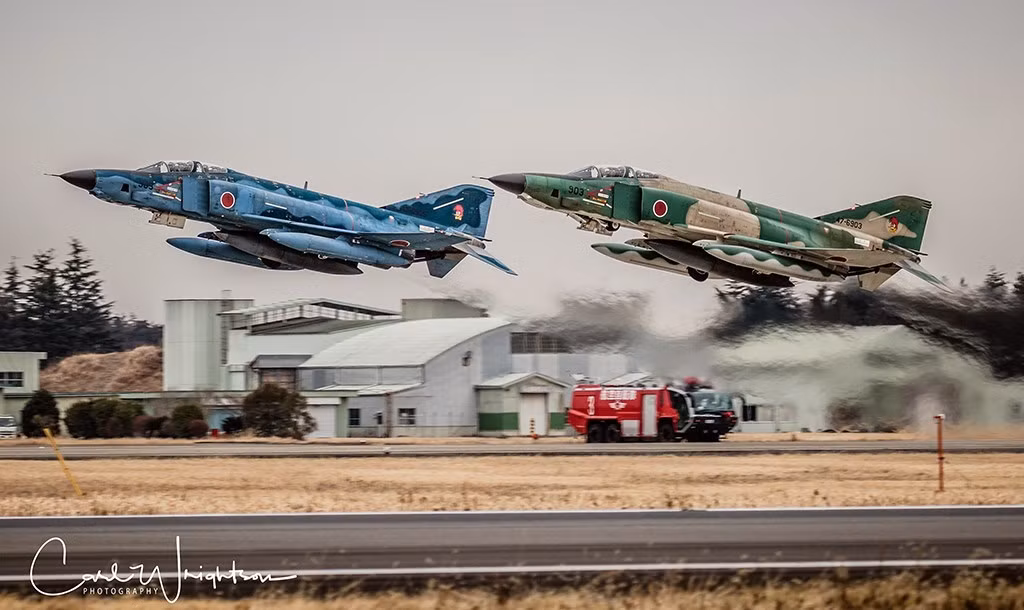 Hiện tại, Lực lượng Phòng vệ Trên không Nhật Bản cũng đang lên kế hoạch để cho toàn bộ biên đội F-4 của mình về hưu vào năm 2020 sắp tới. Nguồn ảnh: Sina.