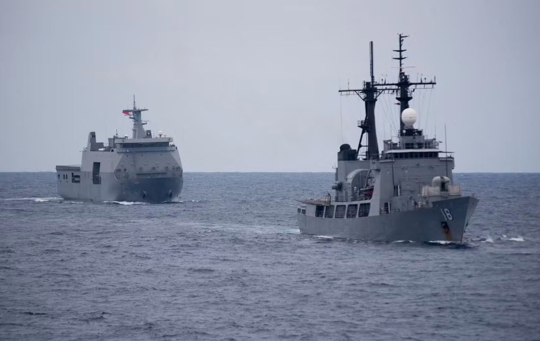 Lực lượng Hải quân Philippines hiện nay không có bất cứ một tàu ngầm nào trong biên chế, hạm đội hải quân của quốc gia này hiện chỉ có trong tay các tàu mặt nước và chủ yếu là các tàu cũ, hết niên hạn được Mỹ "tài trợ". Nguồn ảnh: AP.