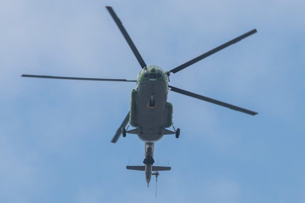 Ngoài ra không thể không kể đến trực thăng Mil Mi-8 - loại trực thăng phổ biến nhất thế giới từng được sử dụng bởi rất nhiều nước thân Liên xô trong quá khứ. Tuy nhiên ngày nay Ukraine cũng chỉ còn 16 chiếc hoạt động được. Nguồn ảnh: QQ.