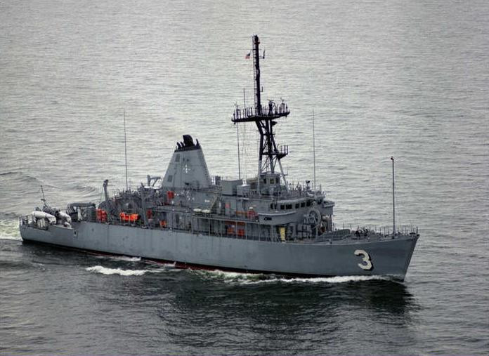 Tốc độ tối đa của tàu chỉ vào khoảng 14 hải lý giờ tương đương với 26 km/h - phù hợp với hoạt động phá lôi mà nó sẽ đảm nhận trong thực chiến. Tàu có biên chế thuỷ thủ đoàn gồm 8 sĩ quan chỉ huy và 76 thuỷ thủ. Nguồn ảnh: BI.