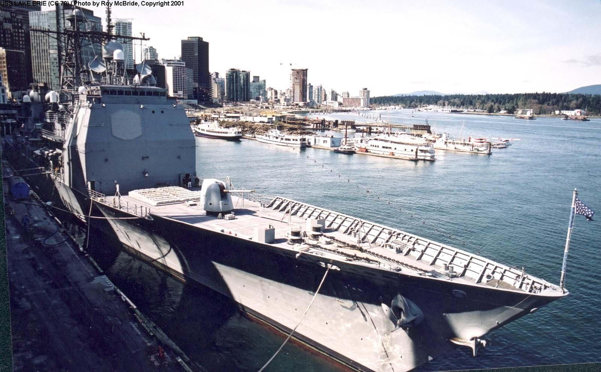 Tuần dương hạm hộ vệ tên lửa Lake Erie được đóng theo lớp Ticonderoga và bắt đầu được đưa vào phục vụ trong biên chế Hải quân Mỹ từ năm 1993. Hiện tại, lớp Ticonderoga cũng là loại tuần dương hạm cuối cùng đang phục vụ trong Hải quân Mỹ. Nguồn ảnh: USnavy.