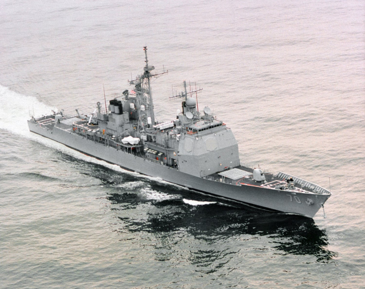 Sáng sớm hôm qua ngày 13/8, tổng thống Donald Trump thậm chí còn công khai đăng tải dòng trạng thái trên Twitter, khẳng định thông tin tình báo của Mỹ cho thấy Bắc Kinh đã "di chuyển một lượng lớn quân đội tới ranh giới giữa đại lục và Hong Kong". Nguồn ảnh: USnavy.