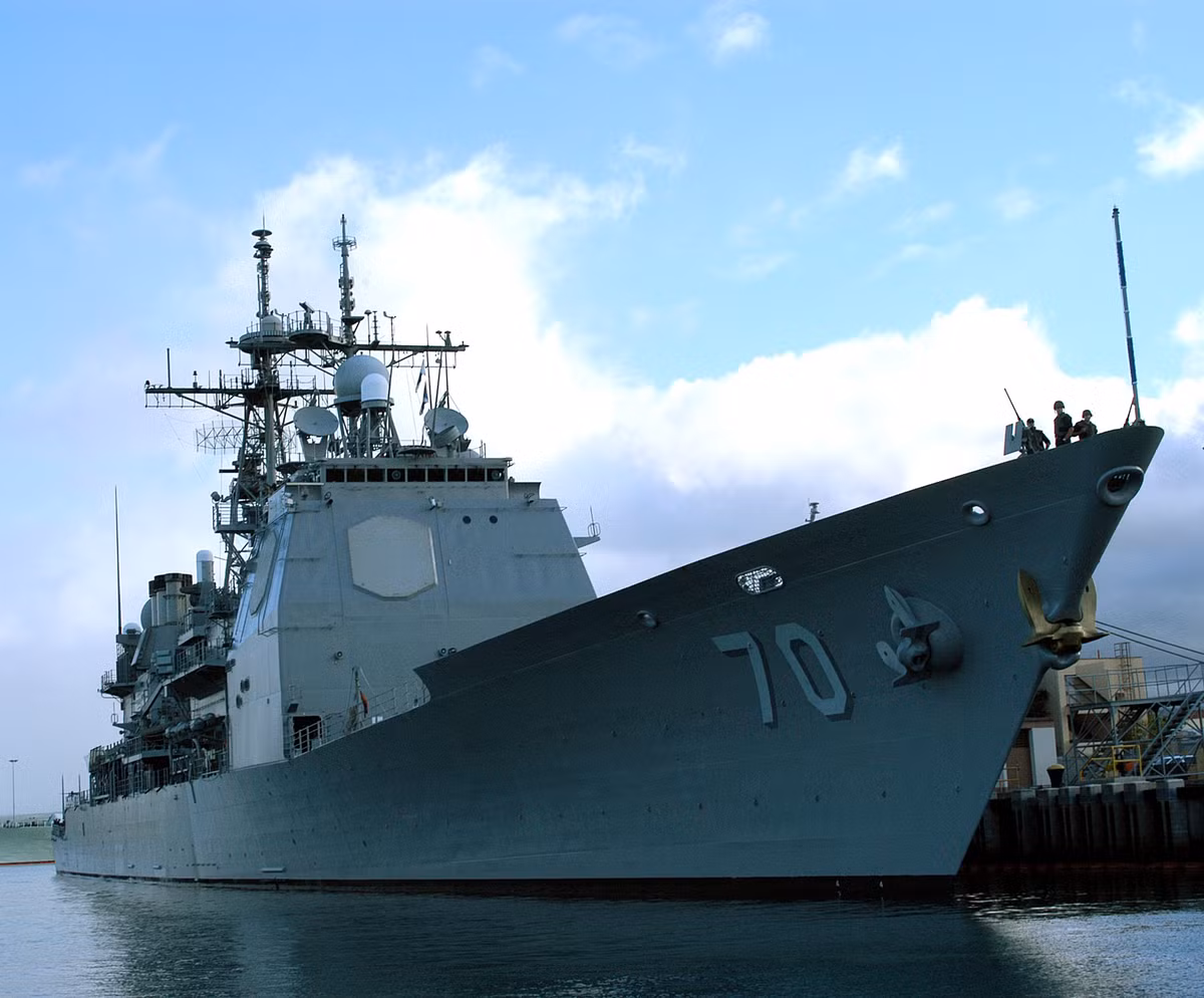 Còn trong lần này, lý do thậm chí còn rõ ràng hơn khi mà tình hình Hong Kong đang trở nên cực kỳ bất ổn với những cuộc biểu tình diễn ra ở quy mô ngày càng lớn và thậm chí những người biểu tình đã "phong toả" sân bay Hồng Kông tới này thứ hai liên tục. Nguồn ảnh: USnavy.