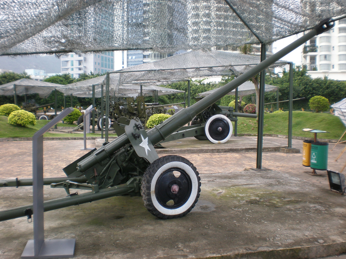 D-44 là loại pháo kéo nòng dài được Liên Xô sản xuất từ năm 1944 và được sử dụng trong giai đoạn cuối Chiến tranh Thế giới thứ hai. Loại pháo này được ra đời để thay thế cho khẩu pháo kéo nòng dài cỡ nòng 76mm ra đời từ năm 1942 trước đó. Nguồn ảnh: Military-today.